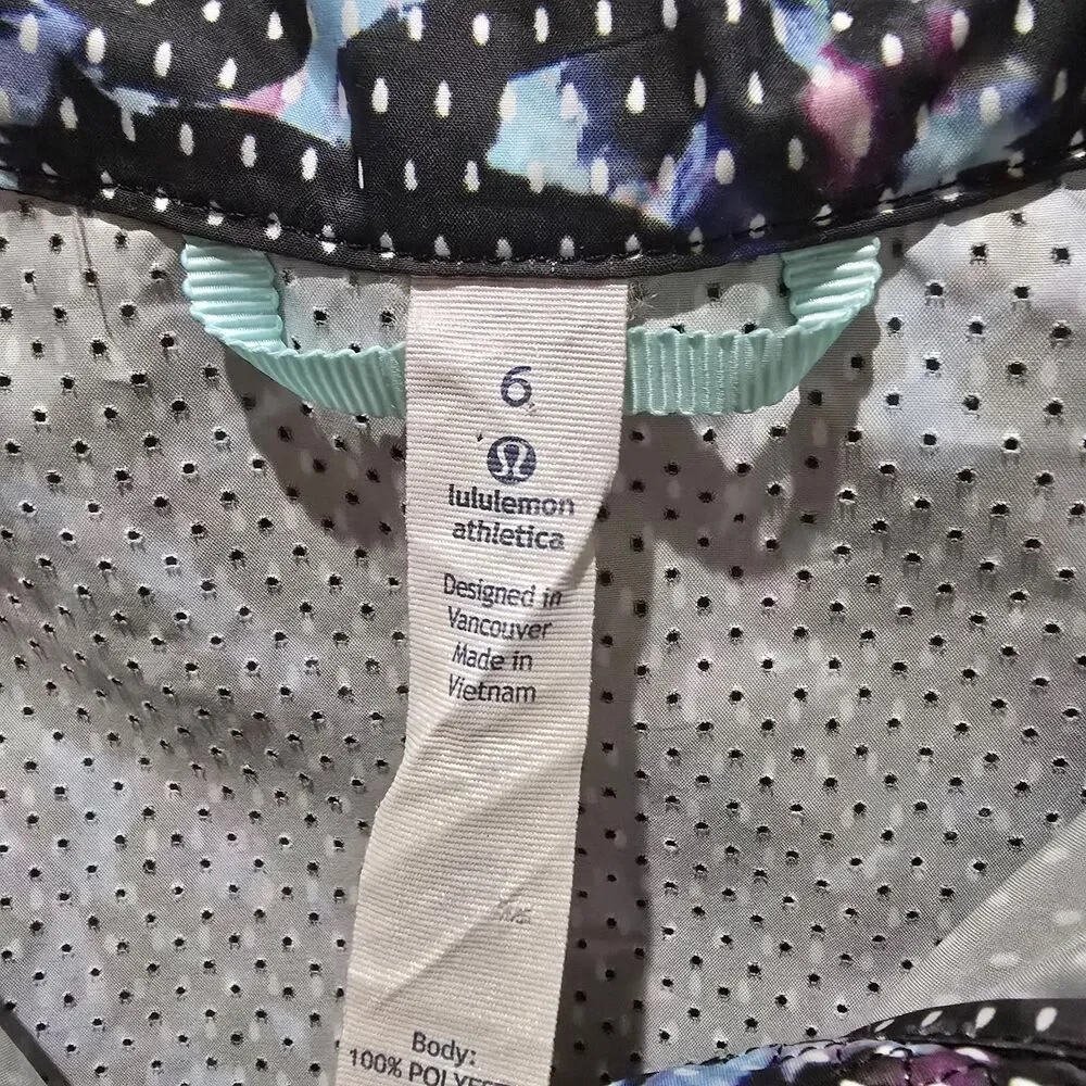 Lululemon Pack It Vest Floral Sport Tranquil Blue Multi Stow Away Zip Hooded 6